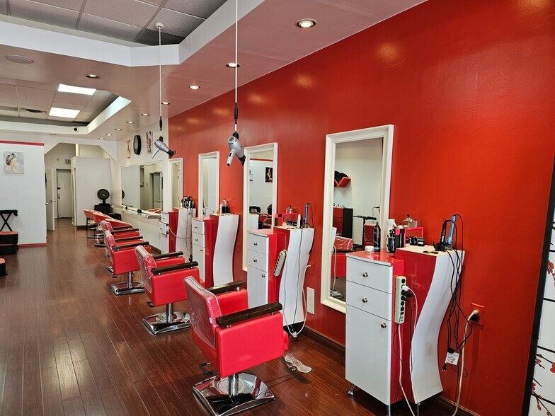 More Photos Of 1079-1083 Willis Ave, Albertson Storefront For Lease