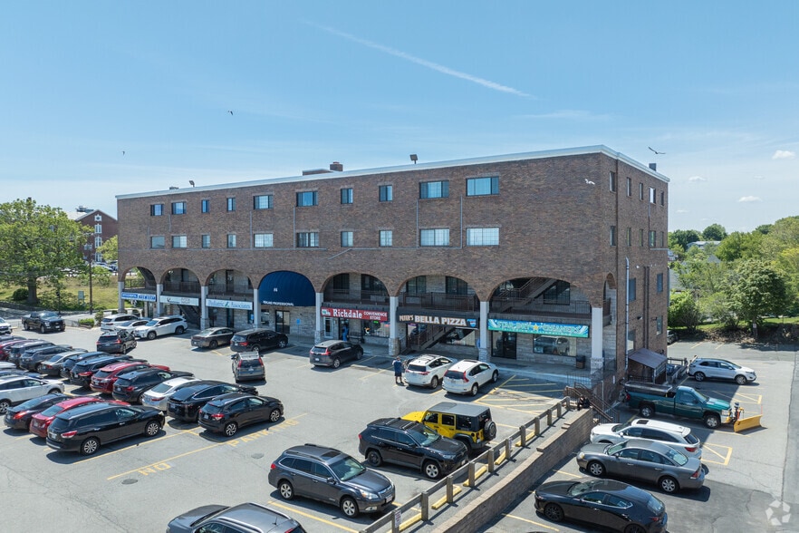 Primary Photo Of 84 Highland Ave, Salem Medical For Lease