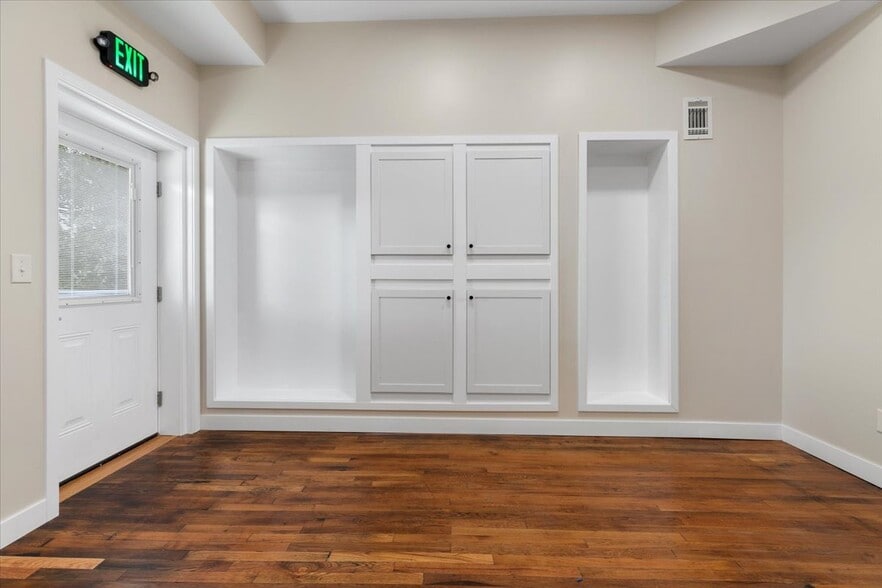More Photos Of 901 8th St, Radford Apartments For Sale
