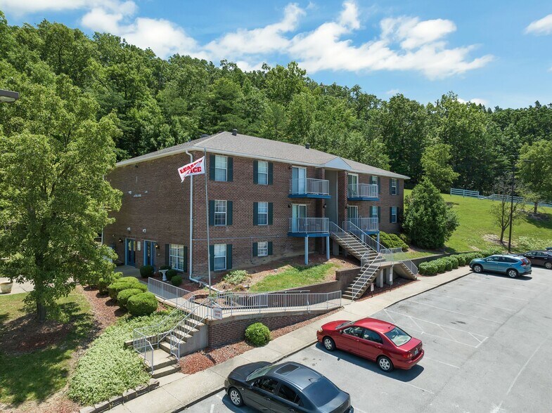 More Photos Of 3130 Saint Anthony Gardens Dr, Louisville Apartments For Sale