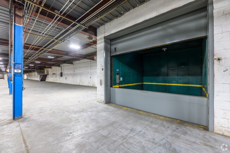 More Photos Of 334 County Route 49, Middletown Warehouse For Lease