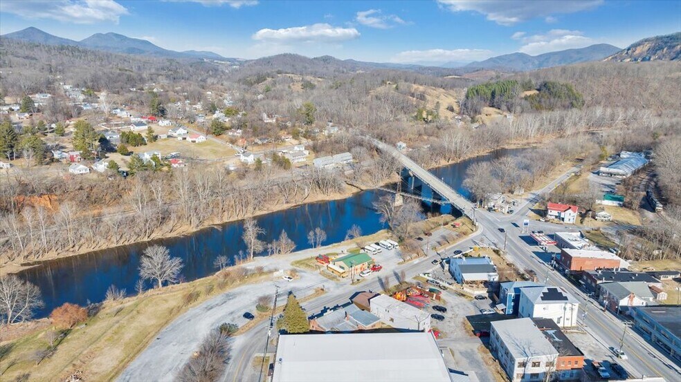 More Photos Of 630 Lowe St, Buchanan Restaurant For Sale