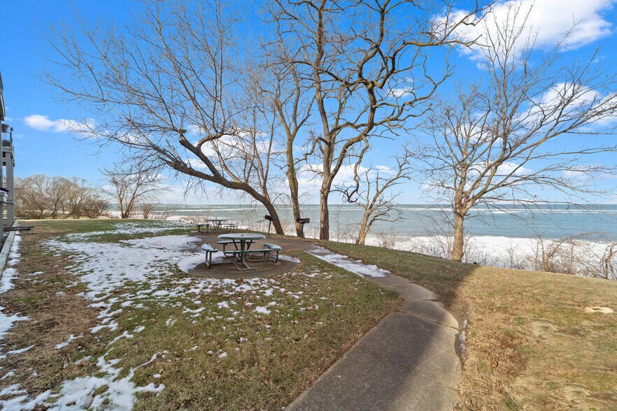 More Photos Of 4004 W Erie Ave, Lorain Apartments For Sale