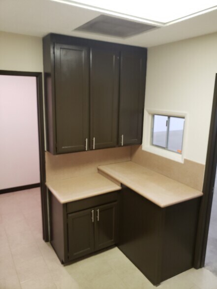 More Photos Of 10115 Canoga Ave, Chatsworth Warehouse For Lease