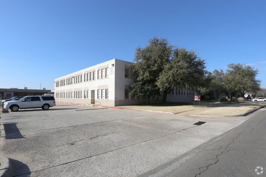 More Photos Of 3813-3817 N Santa Fe Ave, Oklahoma City Light Manufacturing For Lease
