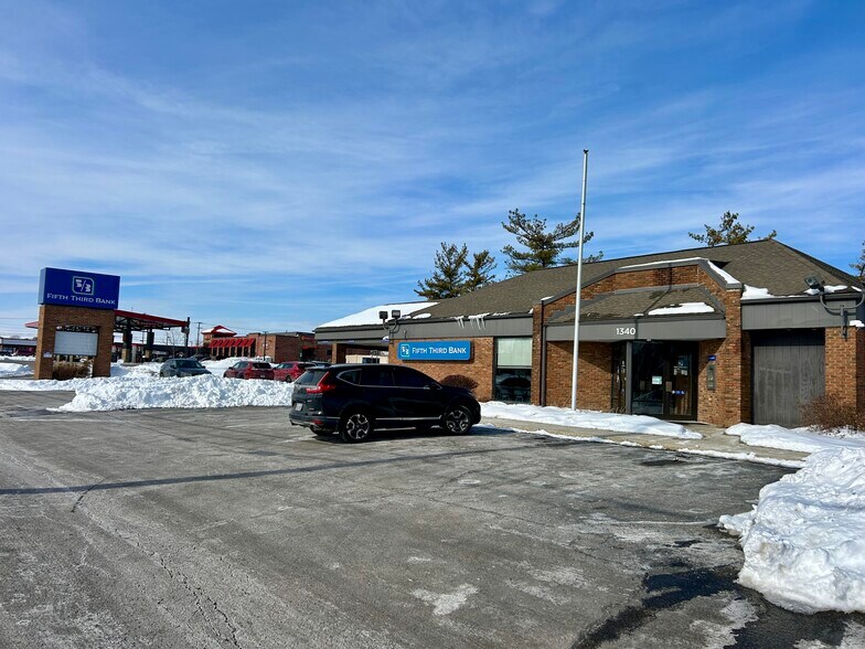 More Photos Of 1340 Bethel Rd, Columbus Bank For Lease
