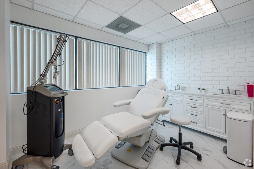 More Photos Of 9025 Wilshire Blvd, Beverly Hills Medical For Lease