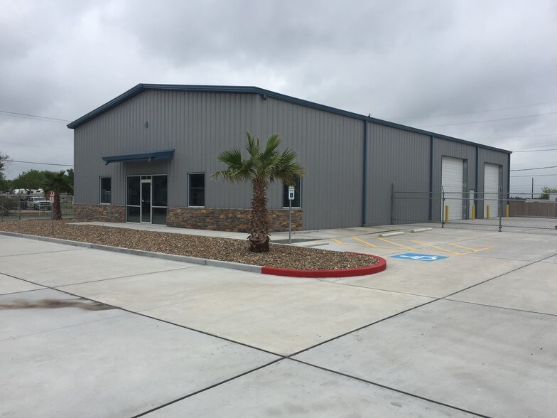 More Photos Of 8233 Leopard St, Corpus Christi Warehouse For Sale
