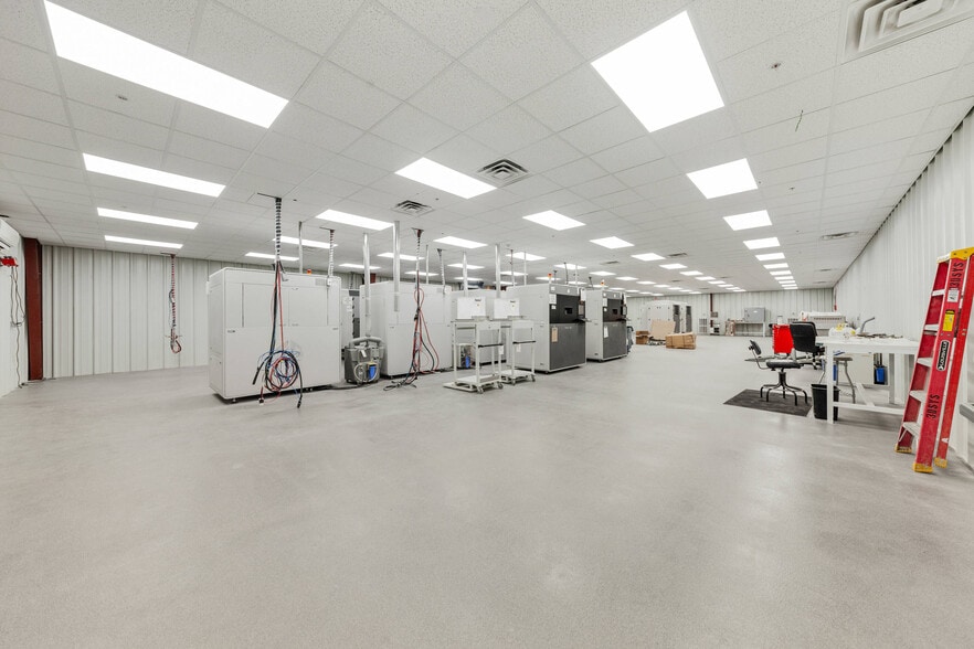 More Photos Of 3535 Waynesboro Hwy, Lawrenceburg Manufacturing For Sale