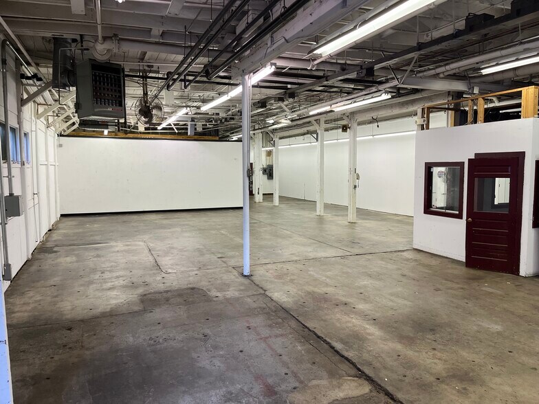 More Photos Of 25 Brigham St, Westborough Distribution For Sale