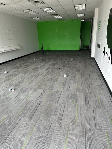 More Photos Of 109 E 2nd St, Edmond Freestanding For Lease