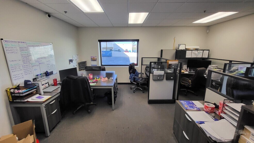 More Photos Of 3326 Ponderosa Way, Las Vegas Warehouse For Lease