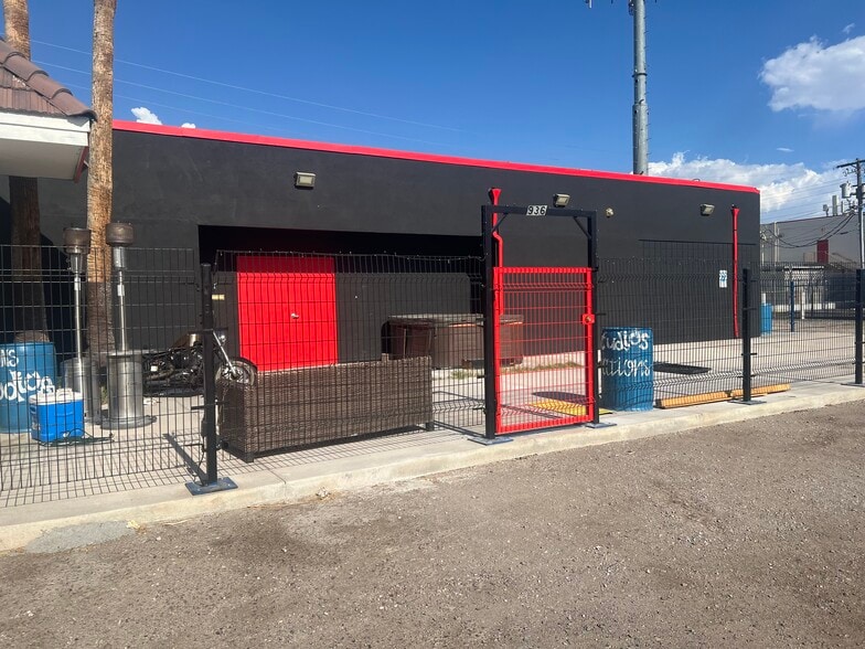 Primary Photo Of 936 E Sahara Ave, Las Vegas Freestanding For Lease