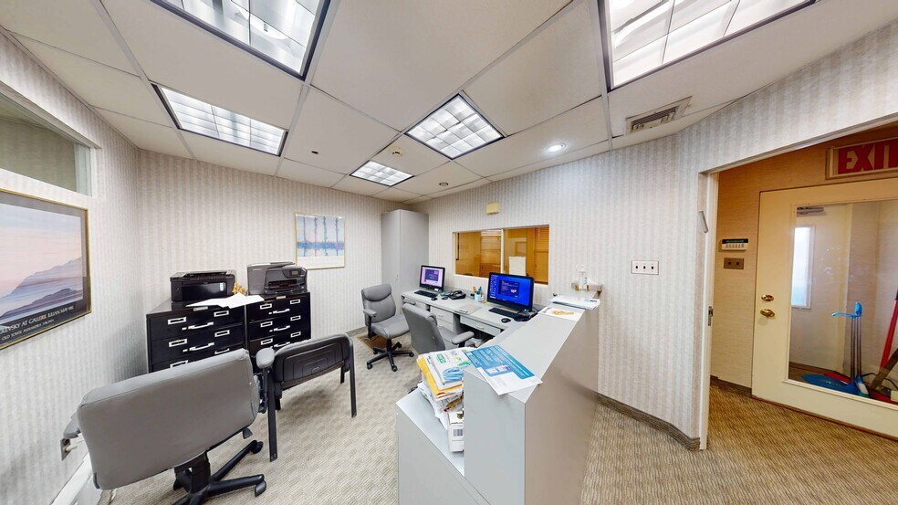 More Photos Of 1718 E 17th St, Brooklyn Office Residential For Lease