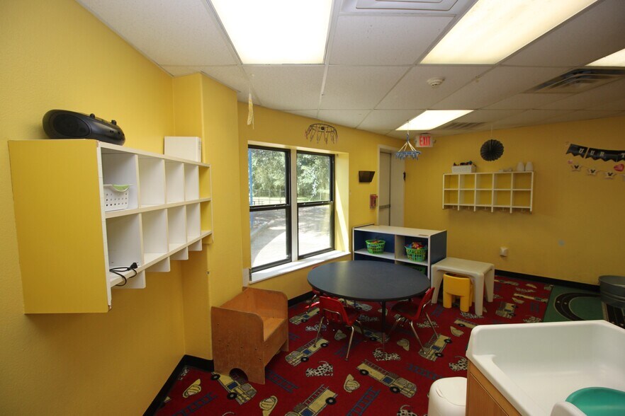 More Photos Of 3421 E Walnut St, Pearland Daycare Center For Sale