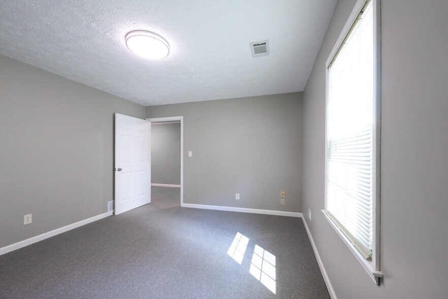 More Photos Of 216 E Reynolds Rd, Lexington Office For Lease