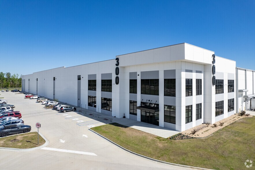 More Photos Of 300 Seabrook Pky, Pooler Warehouse For Lease