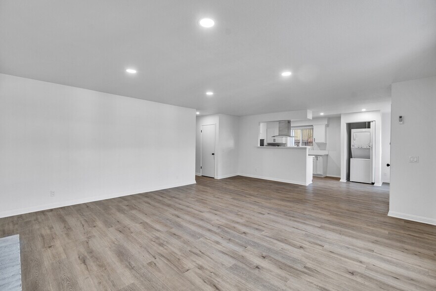 More Photos Of 625 Orizaba Ave, Long Beach Apartments For Sale