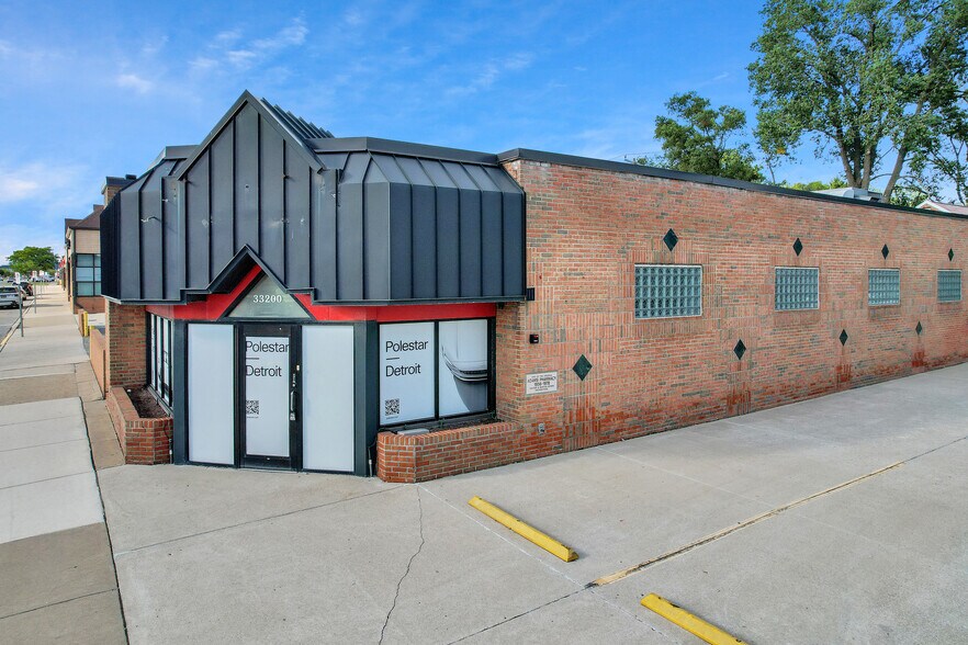 More Photos Of 33200 Woodward Ave, Birmingham Storefront Retail Office For Sale