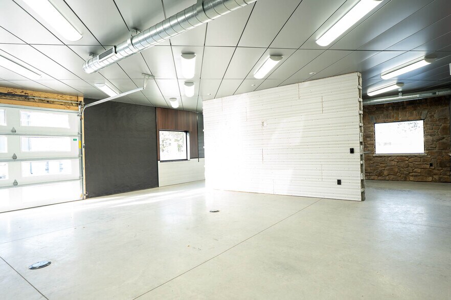 More Photos Of N5550 County Road Z, Onalaska Flex For Sale