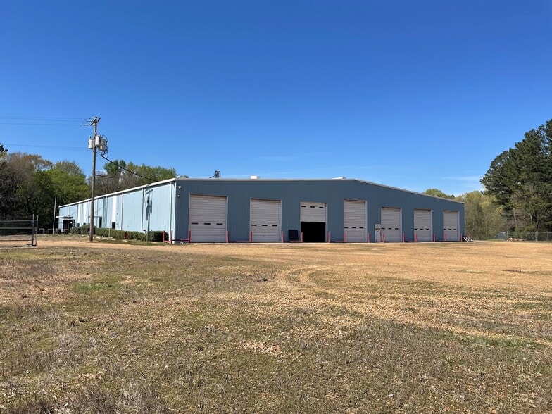 More Photos Of 5670 US-80, Jackson Manufacturing For Lease