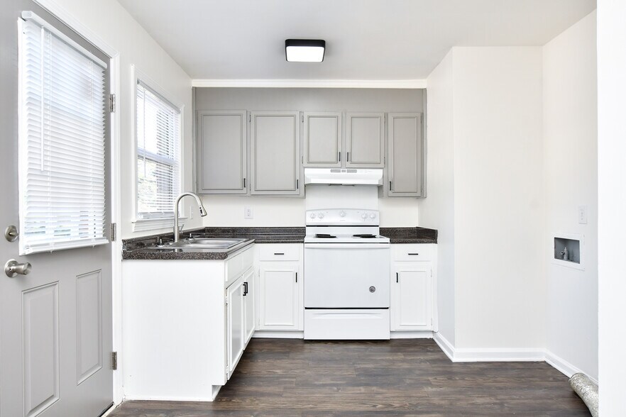 More Photos Of 1114 N Franklin Rd, Greenville Apartments For Sale