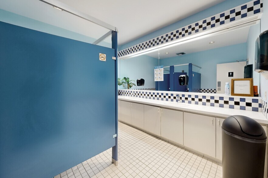 More Photos Of 45 Mcintosh Dr, Markham Office For Sale