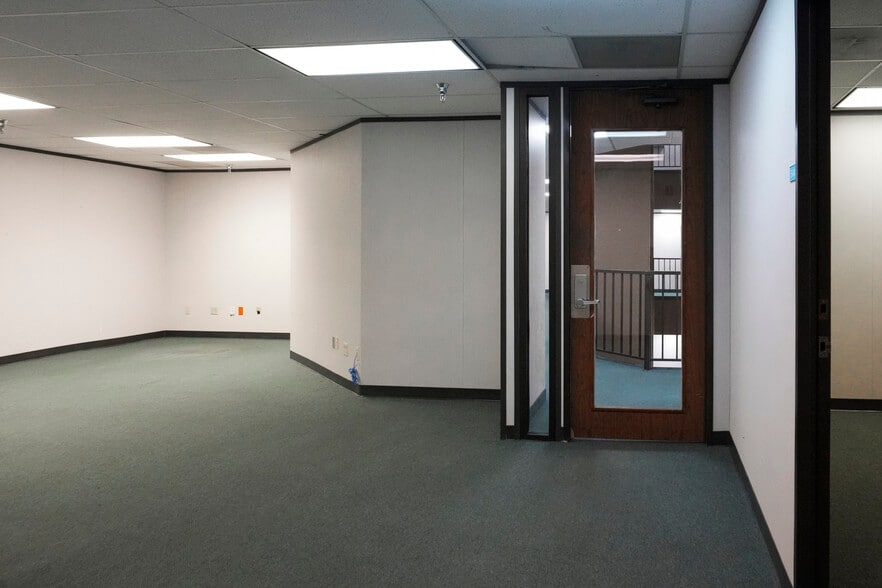 More Photos Of 5155 Flynn Pky, Corpus Christi Office For Lease