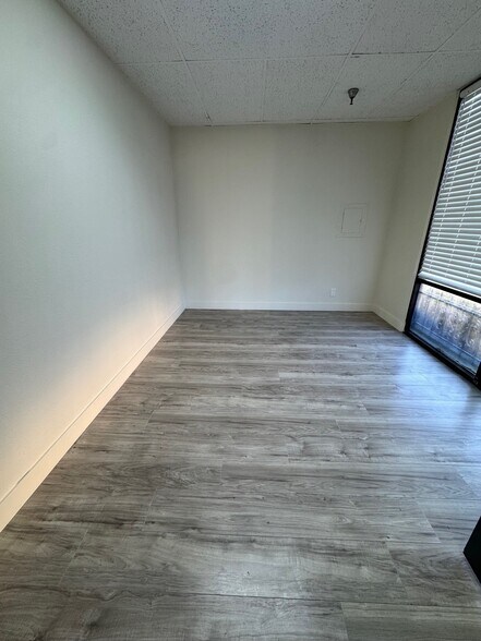 More Photos Of 2520 S Fairview St, Santa Ana Warehouse For Lease