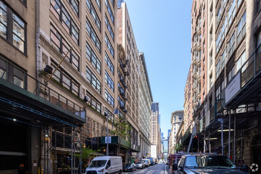Primary Photo Of 6 E 32nd St, New York Office For Lease