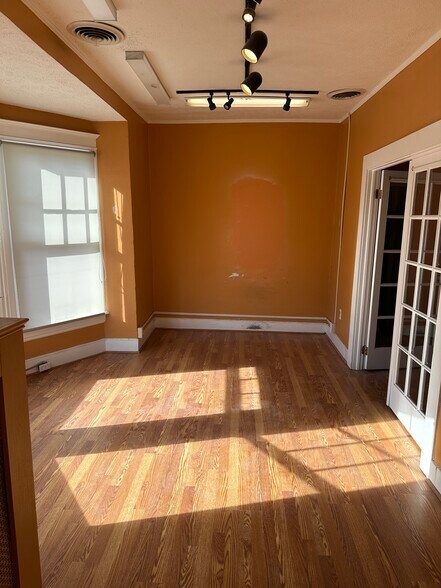 More Photos Of 25 S Main St, Pittsford General Retail For Sale