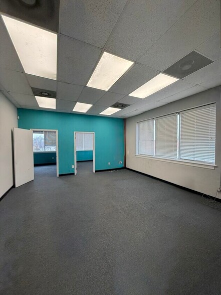 More Photos Of 7112 Commercial Ave, Baltimore Warehouse For Lease