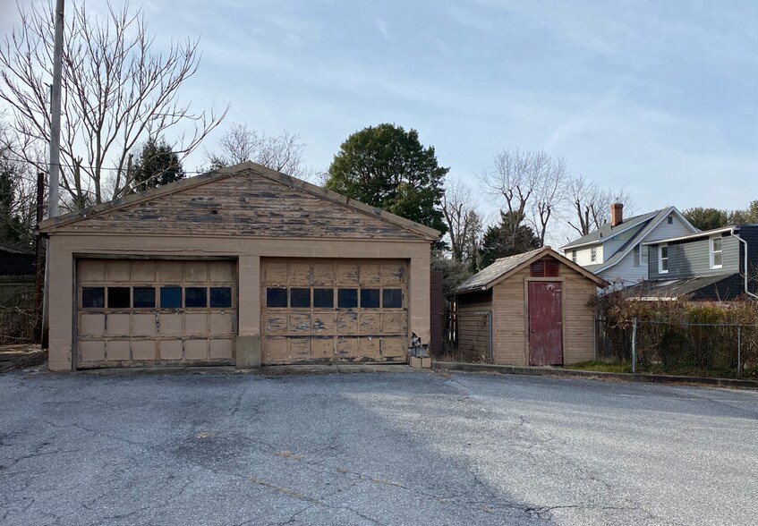 More Photos Of 90 W Main St, New Market Industrial For Sale