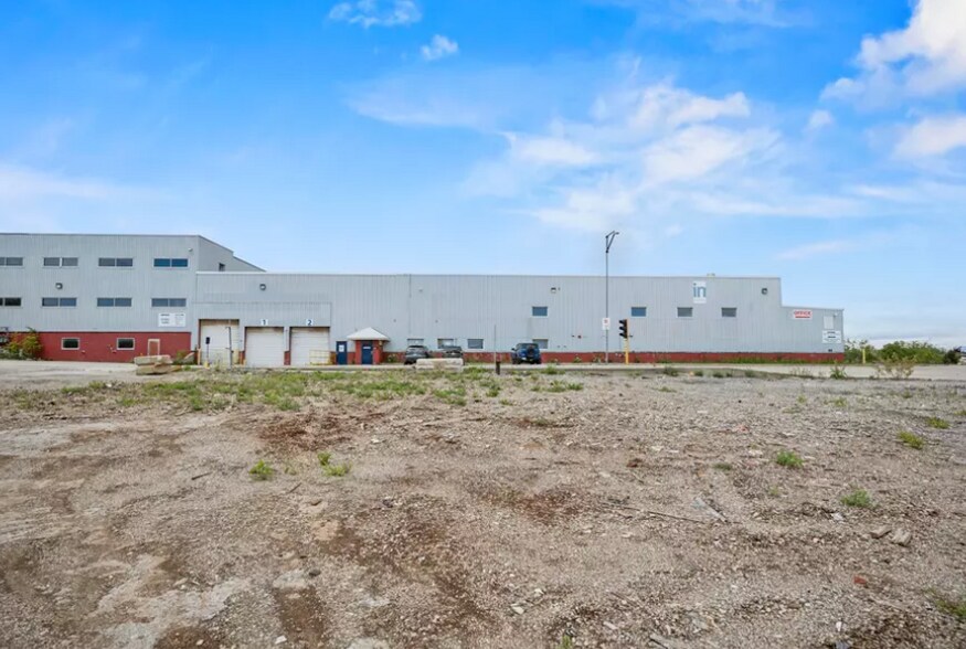 More Photos Of 2929 S Chase Ave, Milwaukee Warehouse For Sale