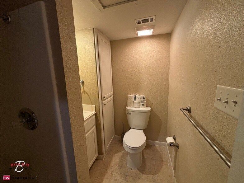 More Photos Of 39 Scenic Loop Rd, Boerne Office Residential For Lease