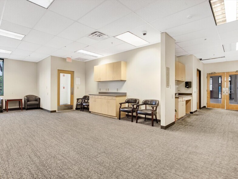 More Photos Of 8325 Jack Finney Blvd, Greenville Medical For Lease