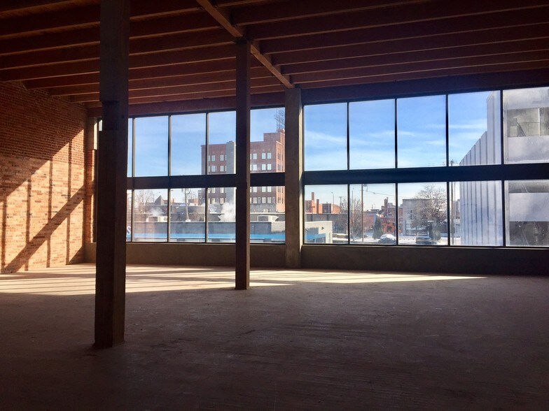 More Photos Of 1816 Walnut St, Kansas City Office For Sale