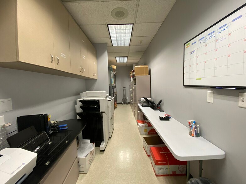 More Photos Of 1901 Avenue of the Stars, Los Angeles Office For Lease