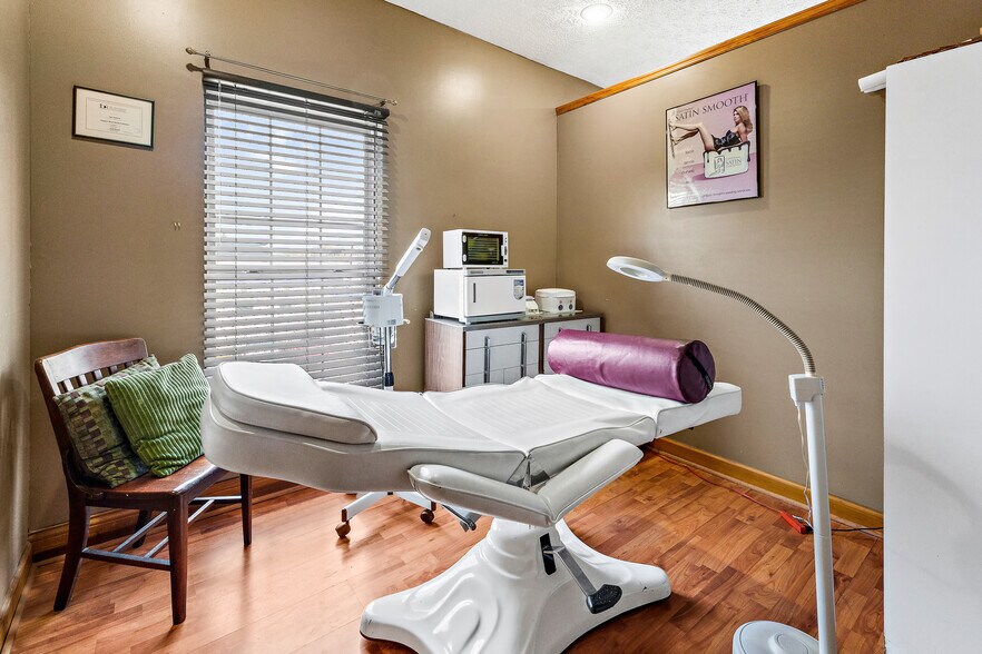 More Photos Of 2048 Winchester Ave, Ashland General Retail For Sale