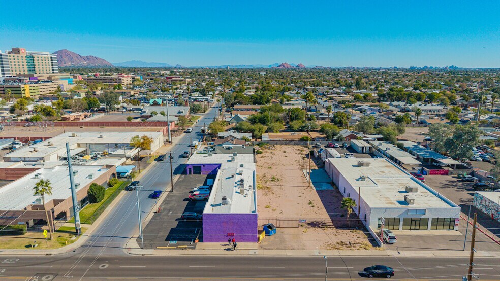 More Photos Of 2533 N 16th St, Phoenix Showroom For Sale