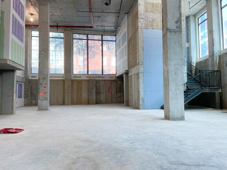 More Photos Of 228 Berry St, Brooklyn Apartments For Lease