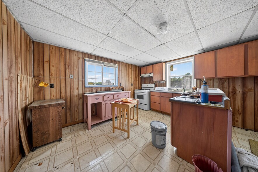 More Photos Of 2561 S DuPont Blvd, Smyrna Freestanding For Sale