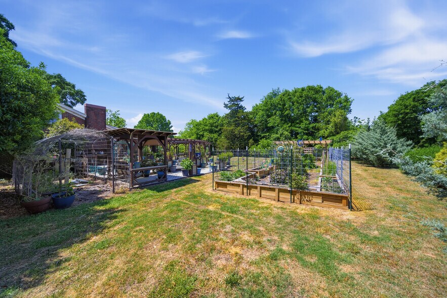 More Photos Of 1650 Dusty Rd, Newberry Winery Vineyard For Sale