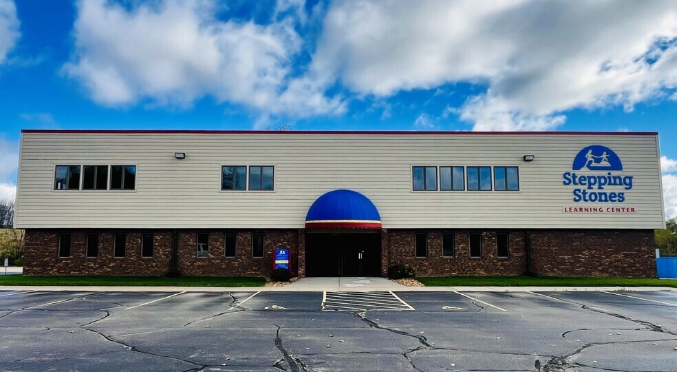 Primary Photo Of 1303 American Dr, Neenah Daycare Center For Lease