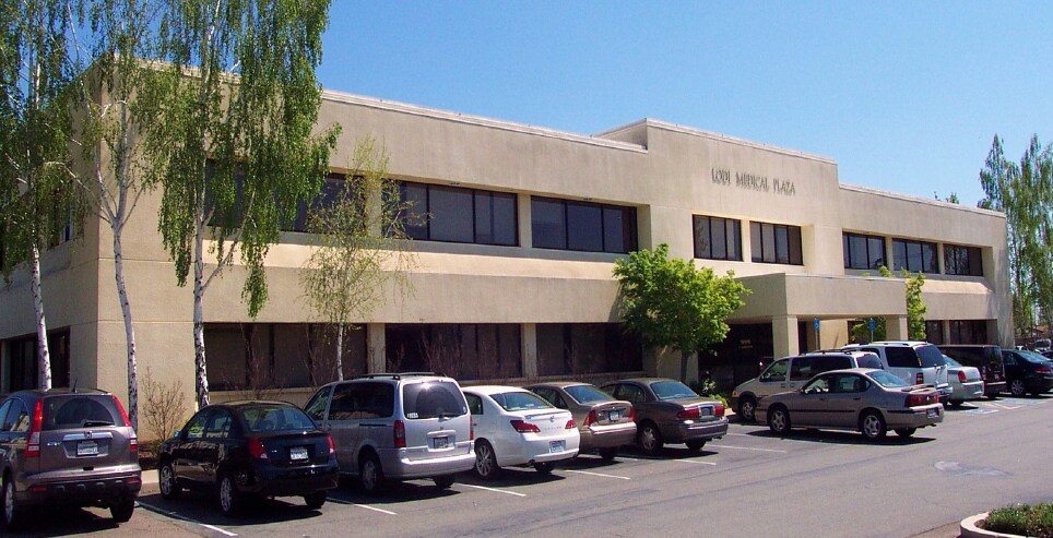 Primary Photo Of 999 S Fairmont Ave, Lodi Medical For Lease