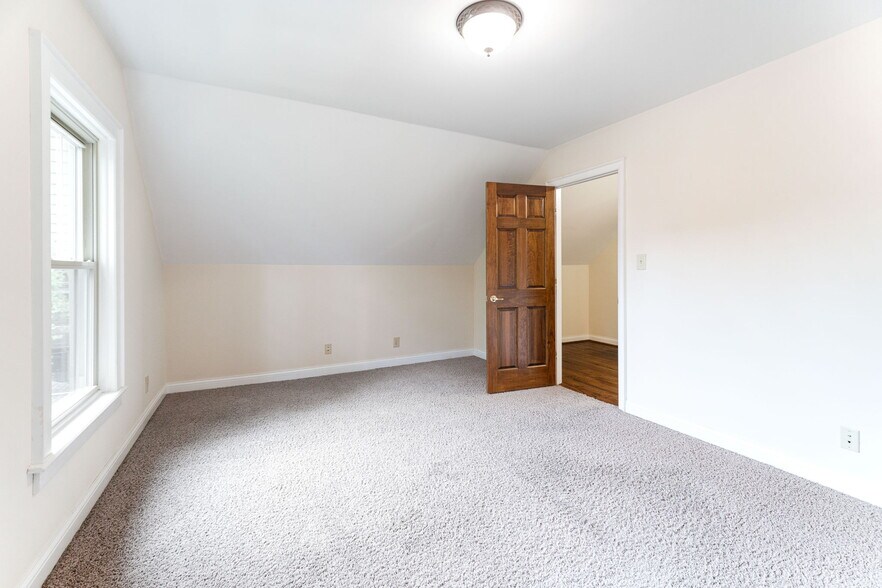 More Photos Of 153 S 17th St, Columbus Multifamily For Sale
