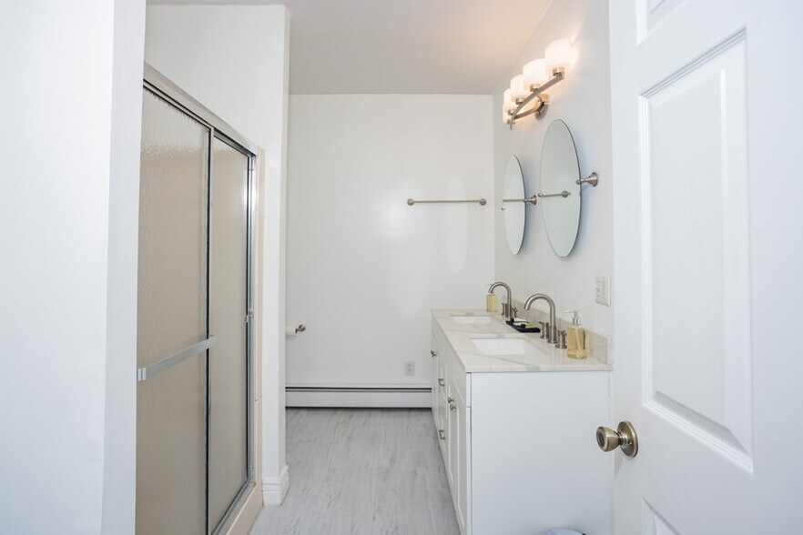 More Photos Of 211 Hanks Rd, Troy Hospitality For Sale