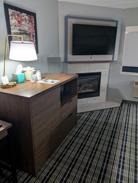 More Photos Of 411 Closz Dr, Webster City Hotel For Sale