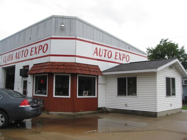 Primary Photo Of 305 W Clifton St, Tomah Showroom For Sale