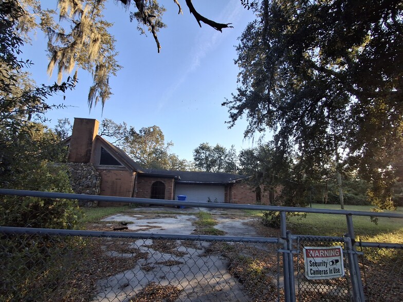 Primary Photo Of 7219 Anna Ave, Gibsonton Flex For Sale